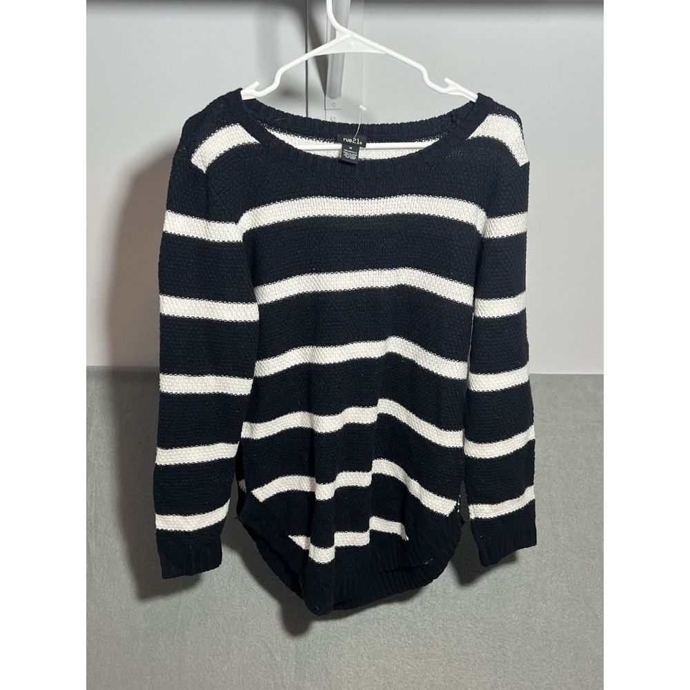 Rue21 Women's Black & White Striped Knit Pullover Sweater Size M Casual Top